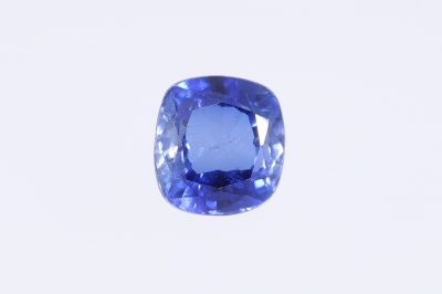 652015 Natural Iolite (neeli) 6.5 Carat Weight Origin India