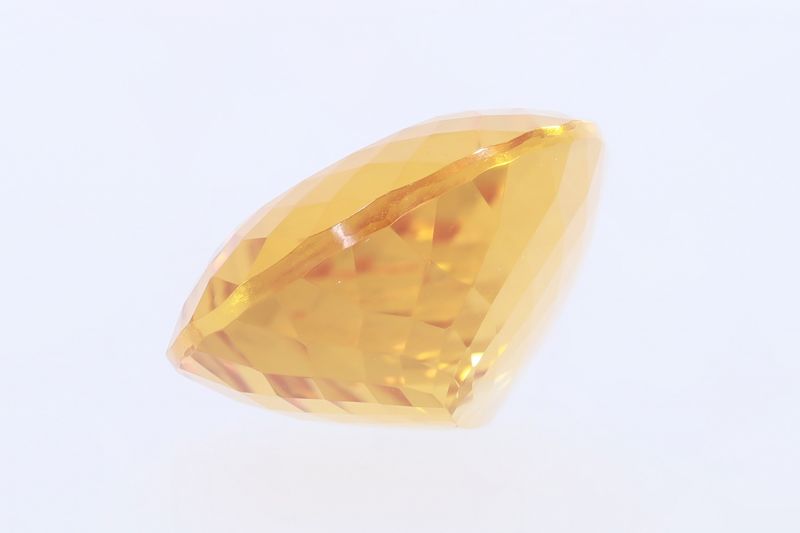 382003 Citrine/Golden Topaz (Sunehla)- 25.80 Carat Weight - Origin India