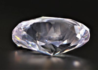 892002 Original American Diamond Naturalstone (White Zircon) - 21.50 Carat Weight - Origin USA