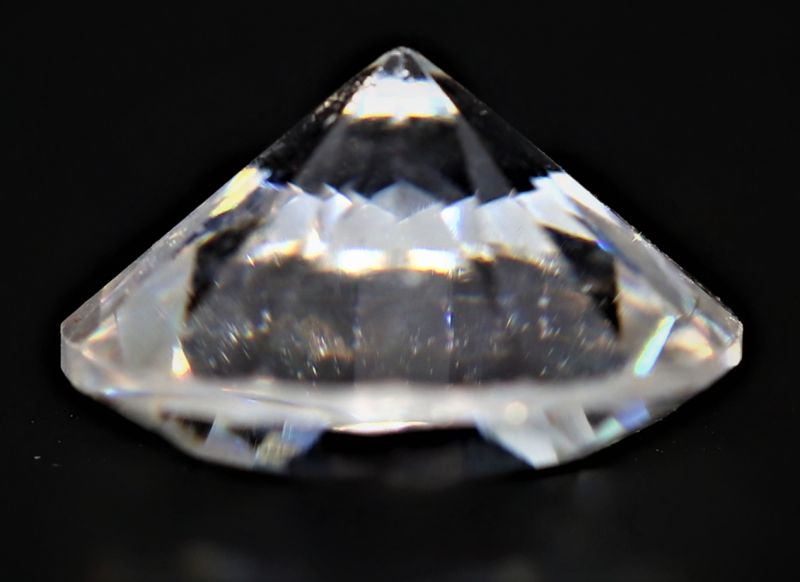 031735 Natural American Diamond Gemstone (White Zircon) - 6.05 Carat Weight - Origin USA