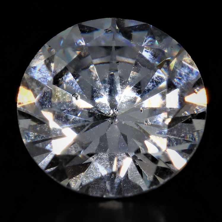 031737 Natural American Diamond Gemstone (White Zircon) - 4.60 Carat Weight - Origin USA