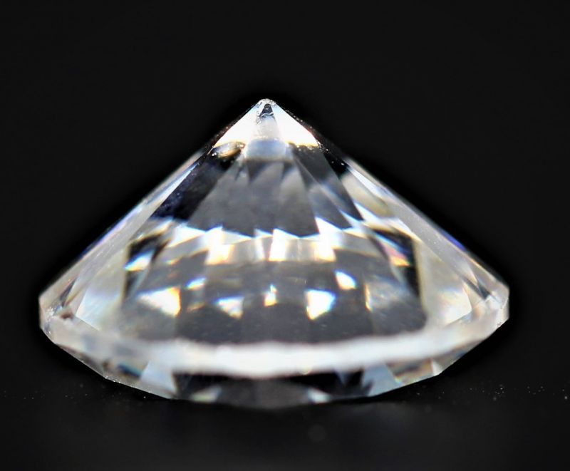 031758 Natural American Diamond Gemstone (White Zircon) - 5.90 Carat Weight - Origin USA