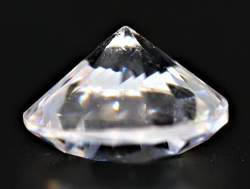031759 Natural American Diamond Gemstone (White Zircon) - 4.95 Carat Weight - Origin USA