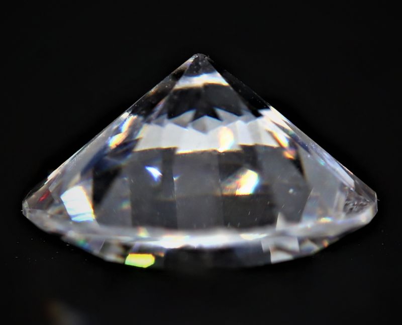 031763 Natural American Diamond Gemstone (White Zircon) - 4.55 Carat Weight - Origin USA