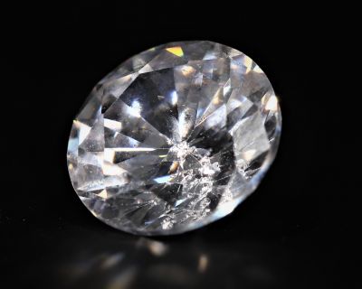 872002 Natural American Diamond Gemstone (White Zircon) - 13.50 Carat Weight - Origin USA