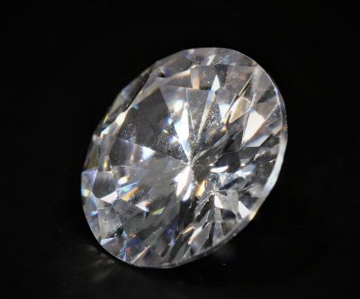 872002 Natural American Diamond Gemstone (White Zircon) - 13.50 Carat Weight - Origin USA