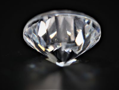 872005 Natural American Diamond Gemstone (White Zircon) - 17.50 Carat Weight - Origin USA