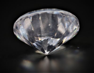 872006 Natural American Diamond Gemstone (White Zircon) - 11.00 Carat Weight - Origin USA