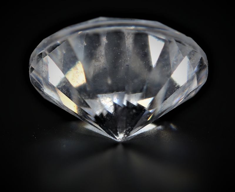 872008 Natural American Diamond Gemstone (White Zircon) - 11.00 Carat Weight - Origin USA