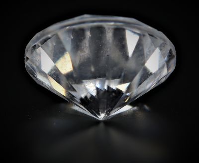872008 Natural American Diamond Gemstone (White Zircon) - 11.00 Carat Weight - Origin USA