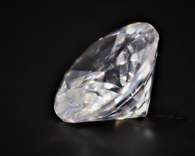 872012 Natural American Diamond Gemstone (White Zircon) - 14.00 Carat Weight - Origin USA