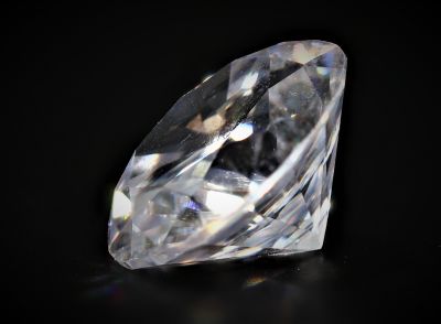 872013 Natural American Diamond Gemstone (White Zircon) - 13.50 Carat Weight - Origin USA