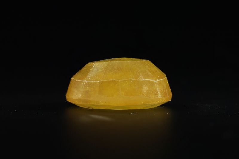 Yellow Sapphire Gemstone  Pukhraj Ratan  9.50 Carat Weight  Origin Thailand 742002