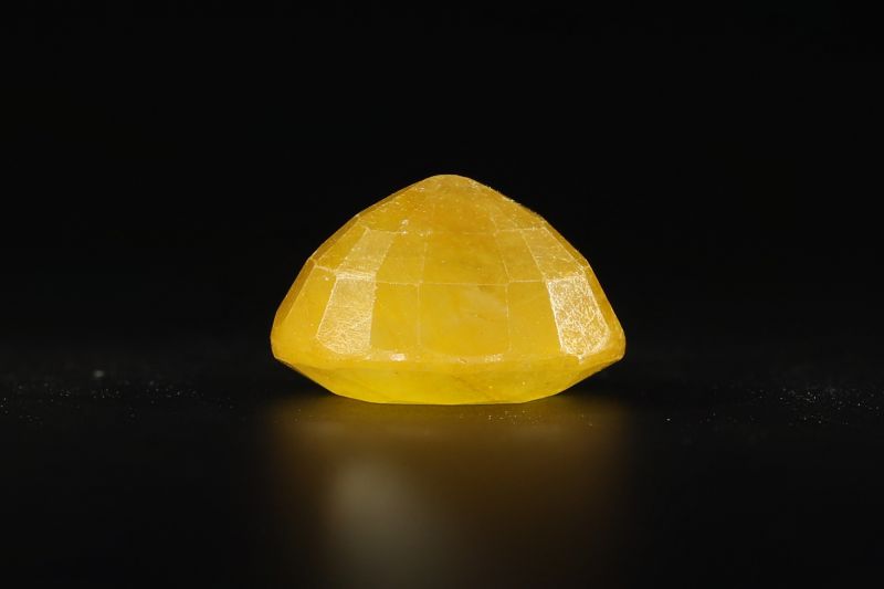 Yellow Sapphire Gemstone  Pukhraj Ratan  7.50 Carat Weight  Origin Thailand 742006