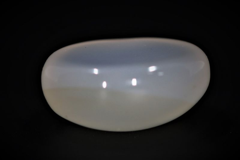 802009 Original Moon Stone (Chandrakant Mani) 9.5 Carat Weight Origin Shri Lanka