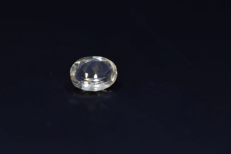 251703 Golden Topaz stone (Citrine/Sunehla) - 4.25 Carat Weight - Origin India