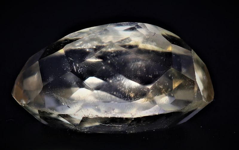 251705 Golden Topaz stone (Citrine/Sunehla) - 4.40 Carat Weight - Origin India