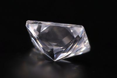 882002 Original American Diamond Gemstone (White Zircon) - 21.50 Carat Weight - Origin USA