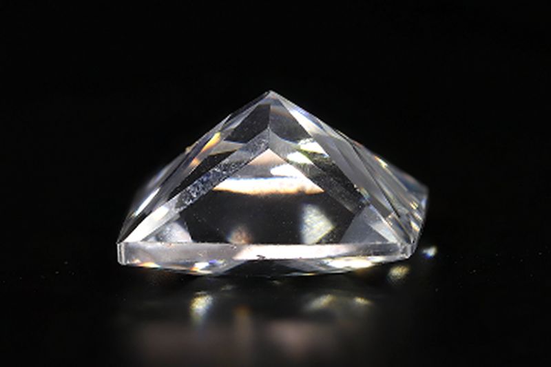 882002 Original American Diamond Gemstone (White Zircon) - 21.50 Carat Weight - Origin USA