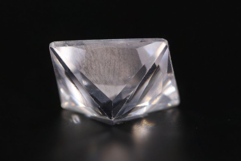 882003 Original American Diamond Gemstone (White Zircon) - 18.00 Carat Weight - Origin USA
