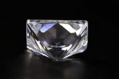 882004 Original American Diamond Gemstone (White Zircon) - 21.50 Carat Weight - Origin USA