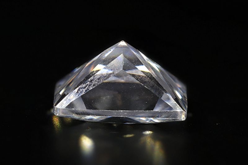 882004 Original American Diamond Gemstone (White Zircon) - 21.50 Carat Weight - Origin USA