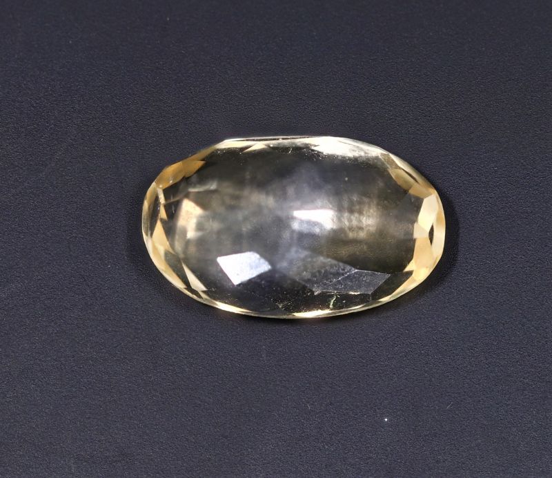 251716 Golden Topaz stone (Citrine/Sunehla) - 6.05 Carat Weight - Origin India