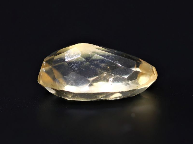 251716 Golden Topaz stone (Citrine/Sunehla) - 6.05 Carat Weight - Origin India