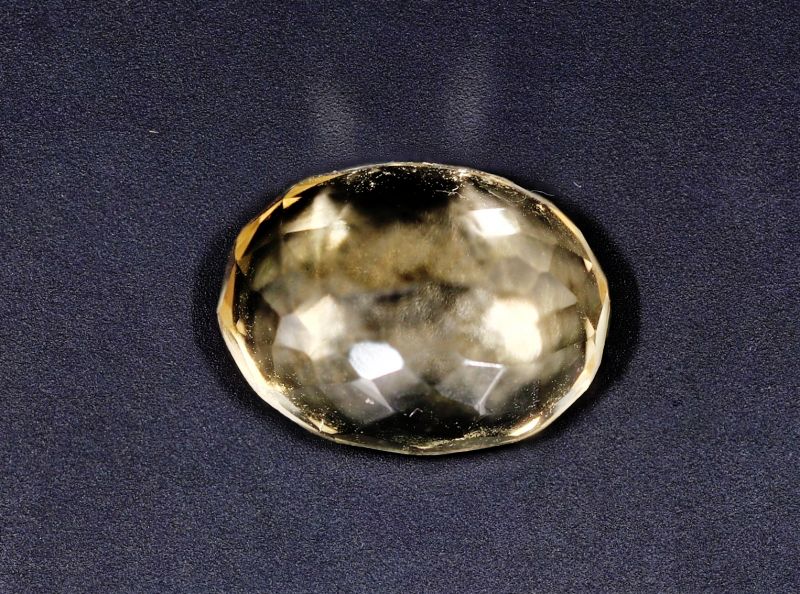 251719 Golden Topaz stone (Citrine/Sunehla) - 4.30 Carat Weight - Origin India