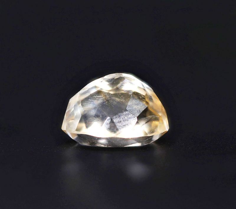 251741 Natural Golden Topaz stone (Citrine/Sunehla) - 3.35 Carat Weight - Origin India