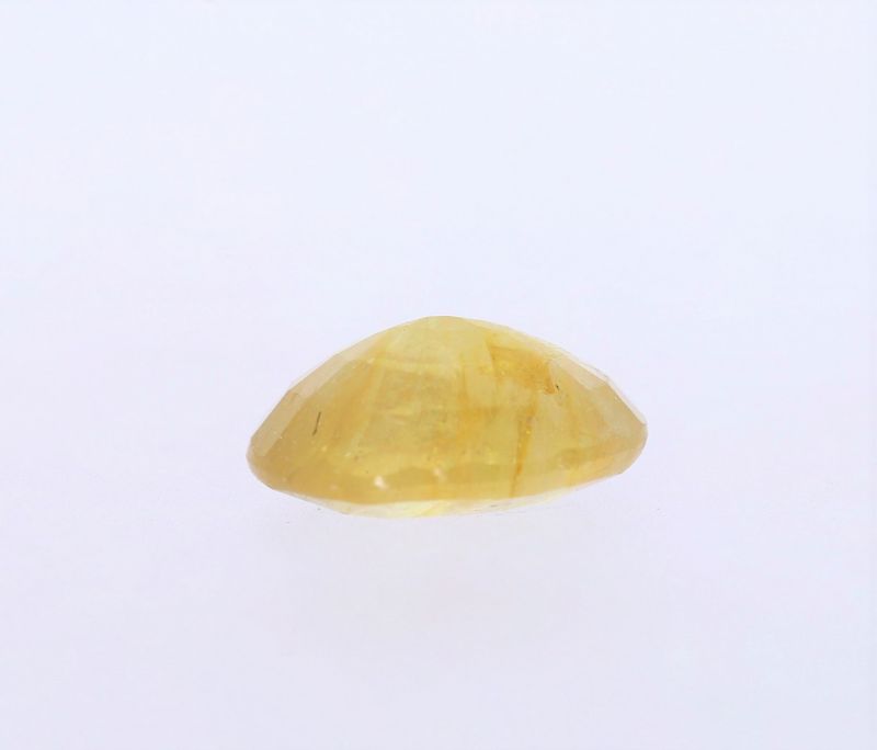 Yellow Sapphire stone  Pukhraj Ratan  4.05 Carat Weight  Origin Sri Lanka 131722