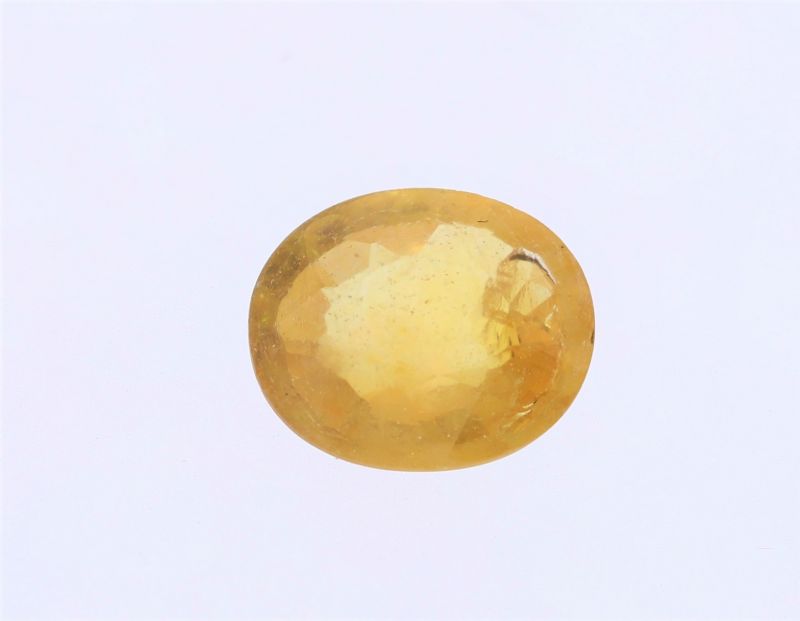 Yellow Sapphire stone  Pukhraj Ratan  4.05 Carat Weight  Origin Sri Lanka 131724