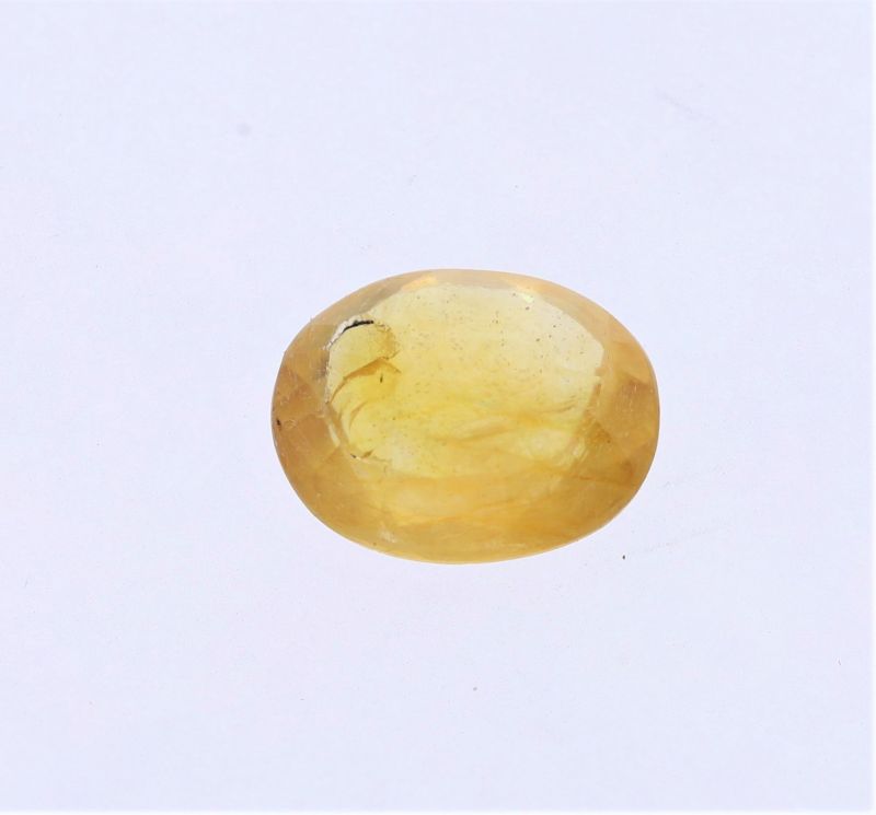 Yellow Sapphire stone  Pukhraj Ratan  4.05 Carat Weight  Origin Sri Lanka 131724