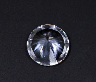 031748 Natural American Diamond Gemstone (White Zircon) - 6.00 Carat Weight - Origin USA