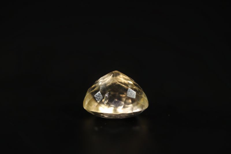 392003 Golden Topaz stone (Citrine/Sunehla) - 15.50 Carat Weight - Origin India