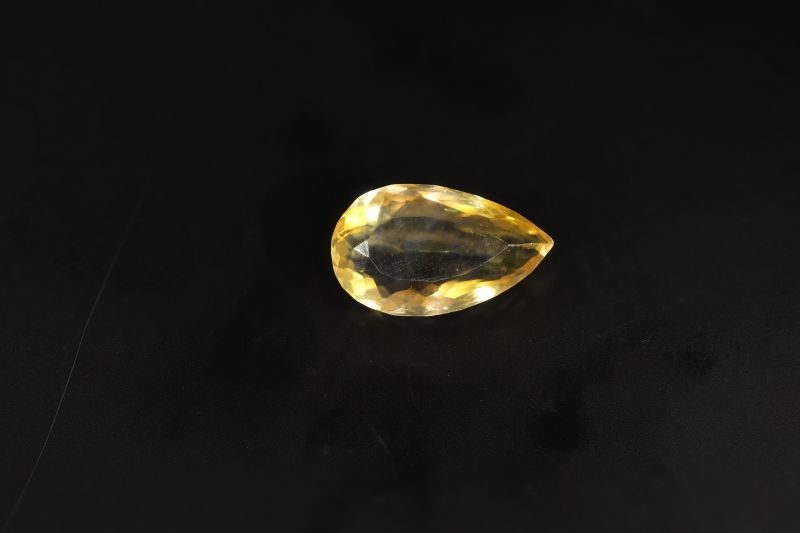 392010 Original Golden Topaz stone (Citrine/Sunehla) - 9.00 Carat Weight - Origin India