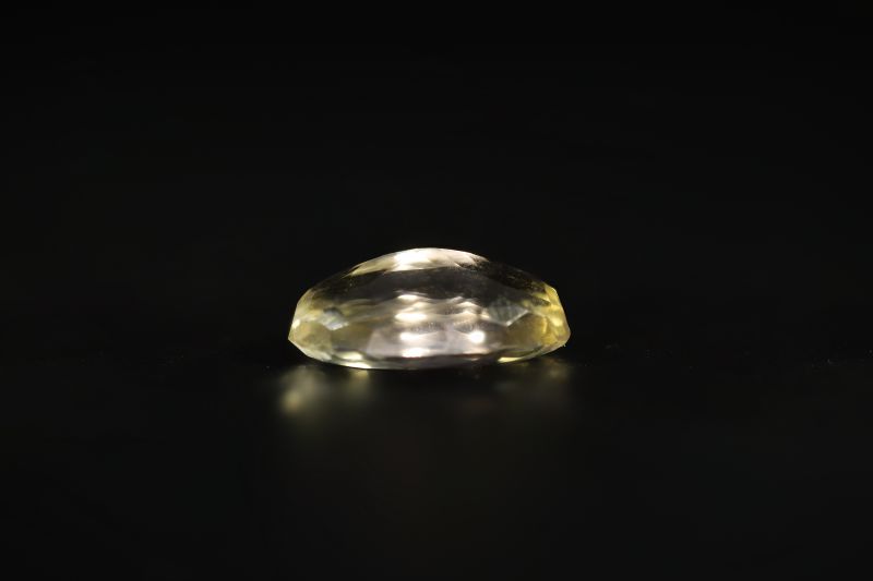 392013 Original Golden Topaz stone (Citrine/Sunehla) - 11.00 Carat Weight - Origin India