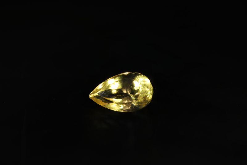 392028 Original Golden Topaz stone (Citrine/Sunehla) - 10.00 Carat Weight - Origin India