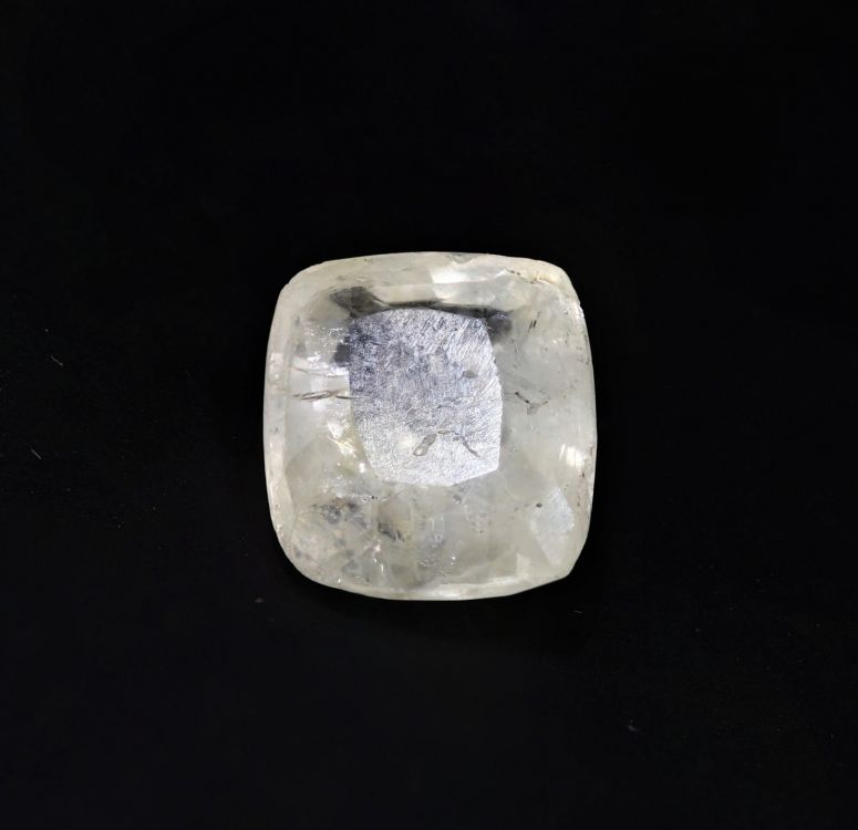 Yellow Sapphire Gemstone  Pukhraj Ratan  4.25 Carat Weight  Origin Sri Lanka 722025