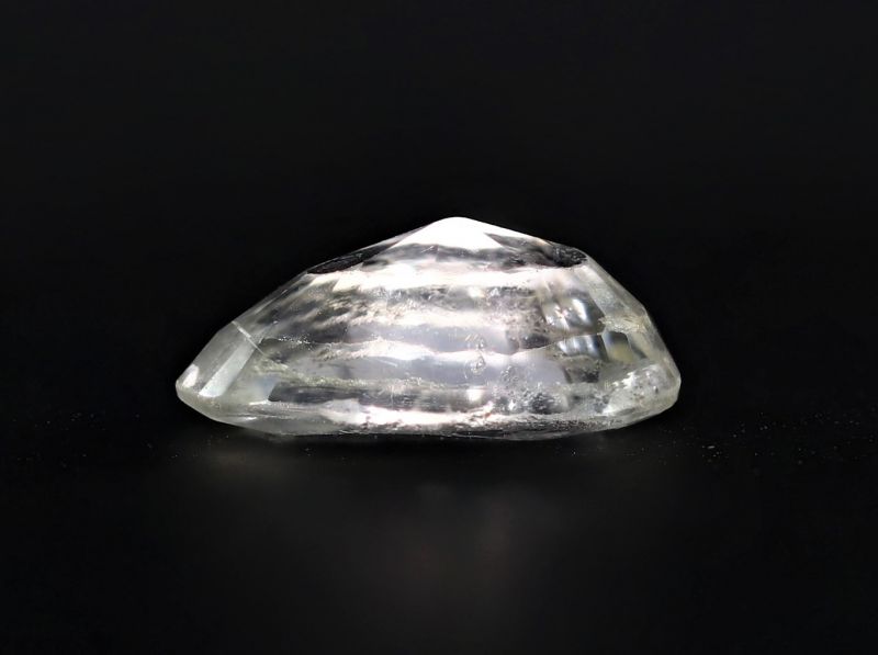 Original Yellow Sapphire Gemstone  Pukhraj  4.25 Carat Weight  Origin Sri Lanka 722048