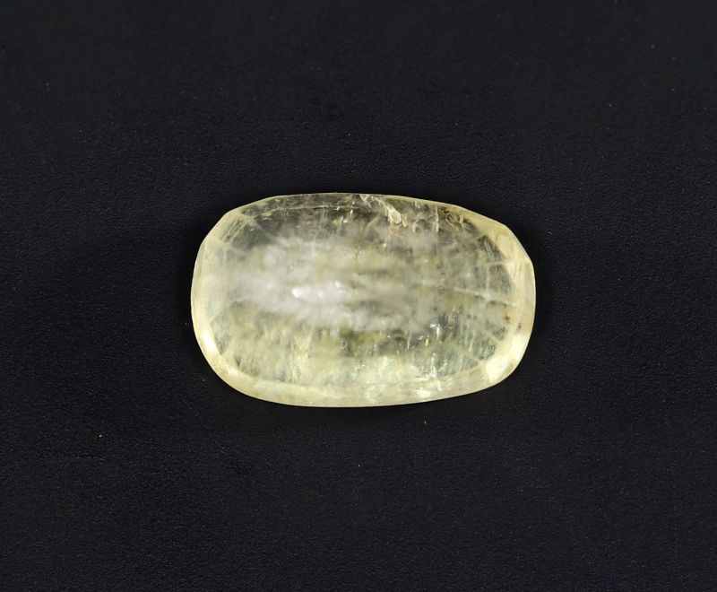 Original Yellow Sapphire Gemstone  Pukhraj 4.25 Carat Weight  Origin Sri Lanka 722049