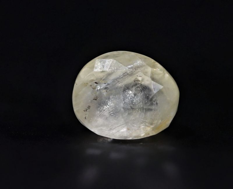 Original Yellow Sapphire Gemstone  Pukhraj  4.25 Carat Weight  Origin Sri Lanka 722051