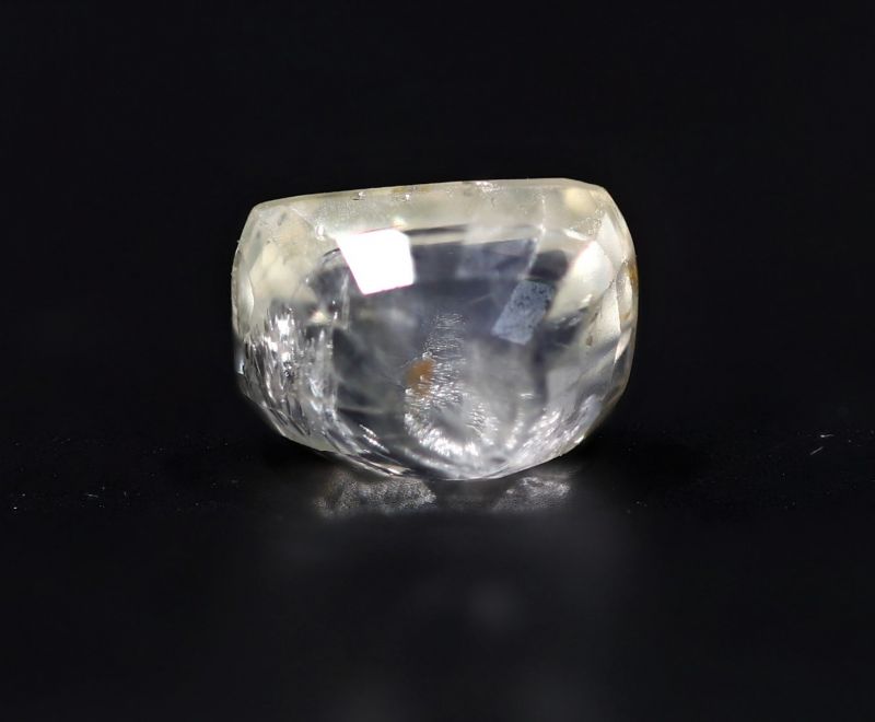 Natural Yellow Sapphire Gemstone  Pukhraj  4 Carat Weight  Origin Sri Lanka 722055