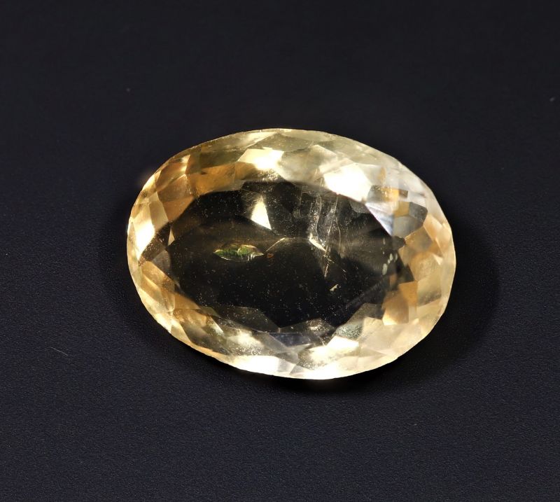251725 Natural Golden Topaz stone (Citrine/Sunehla) - 4.95 Carat Weight - Origin India
