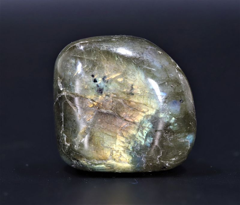 962004-Certified-Labradorite Stone-69.25-Carat Weight-Origin Australia