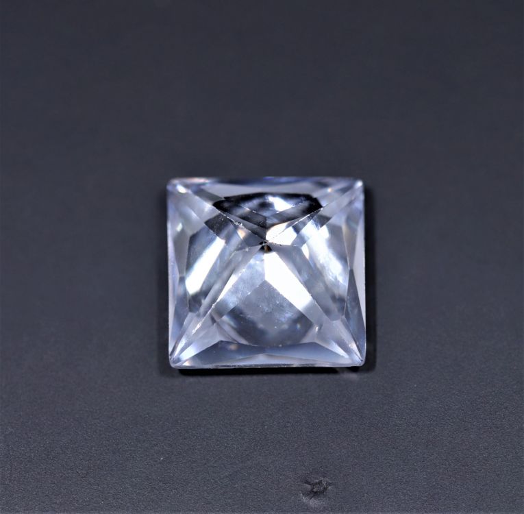 872031 American Diamond stone (White Zircon) - 21.50 Carat Weight - Origin USA