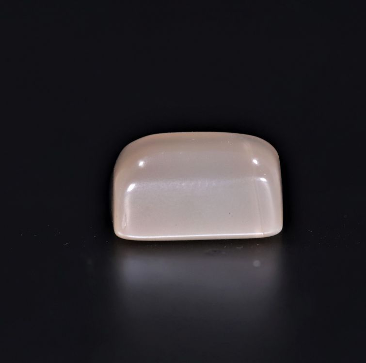 431725 Natural Moon Stone (Chandrakant Mani) 15.75 Carat Weight Origin Shri Lanka