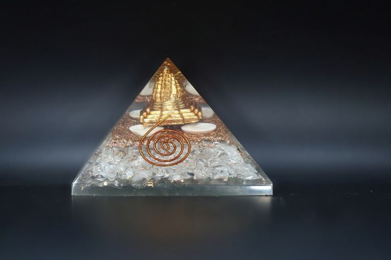 Sphatik+Gomti Chakra+Shree Yantra+Crystal+Pyramid  1-SJRER_PS_125