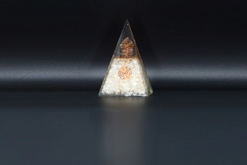 Sphatik+Pansil+ORA Pyramid-SJRER_PS_136