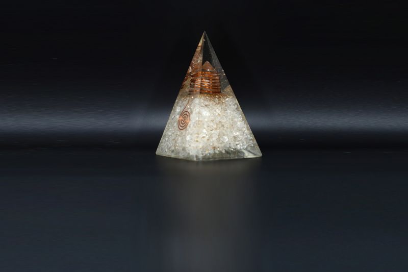 Sphatik+Pansil+ORA Pyramid-SJRER_PS_136